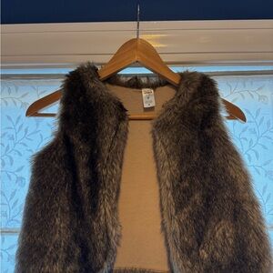 Carter's Kid Faux Fur Vest Size 7